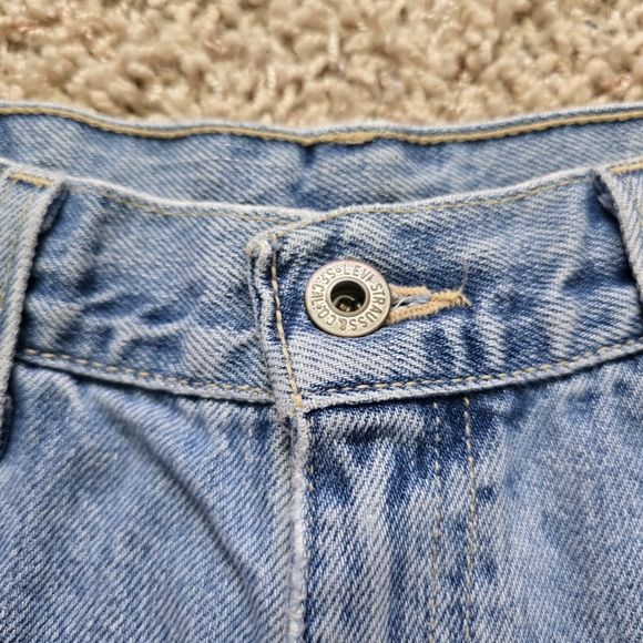 Vintage Levi's 519 Women's Light Wash Blue Denim Cutoff Shorts - Picture 6 of 14